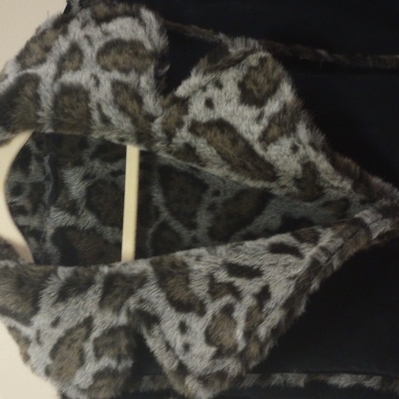 Reversible Leather Faux Fur Coat - Picture 7 of 17